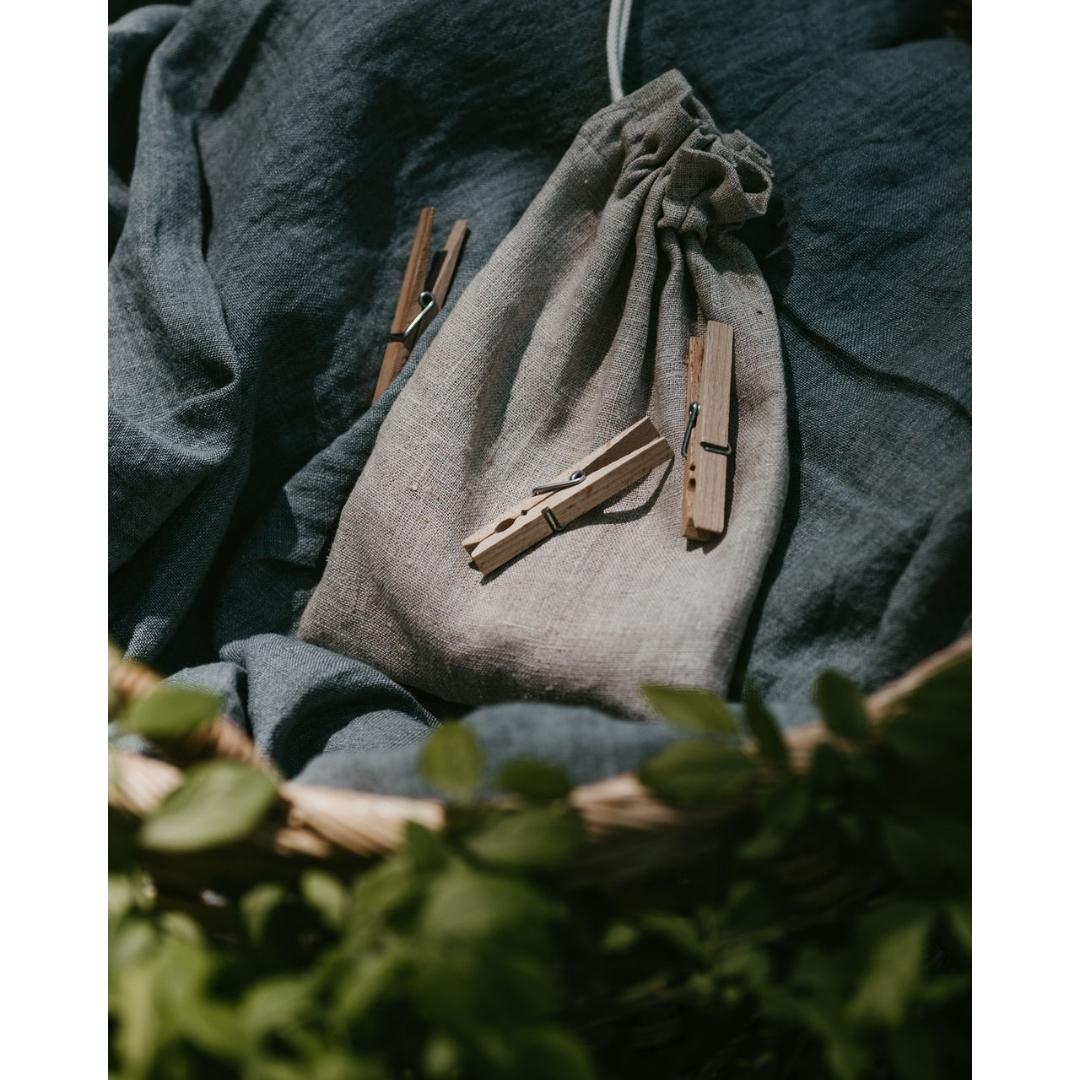 Wooden Clothes Pins in Linen Bag