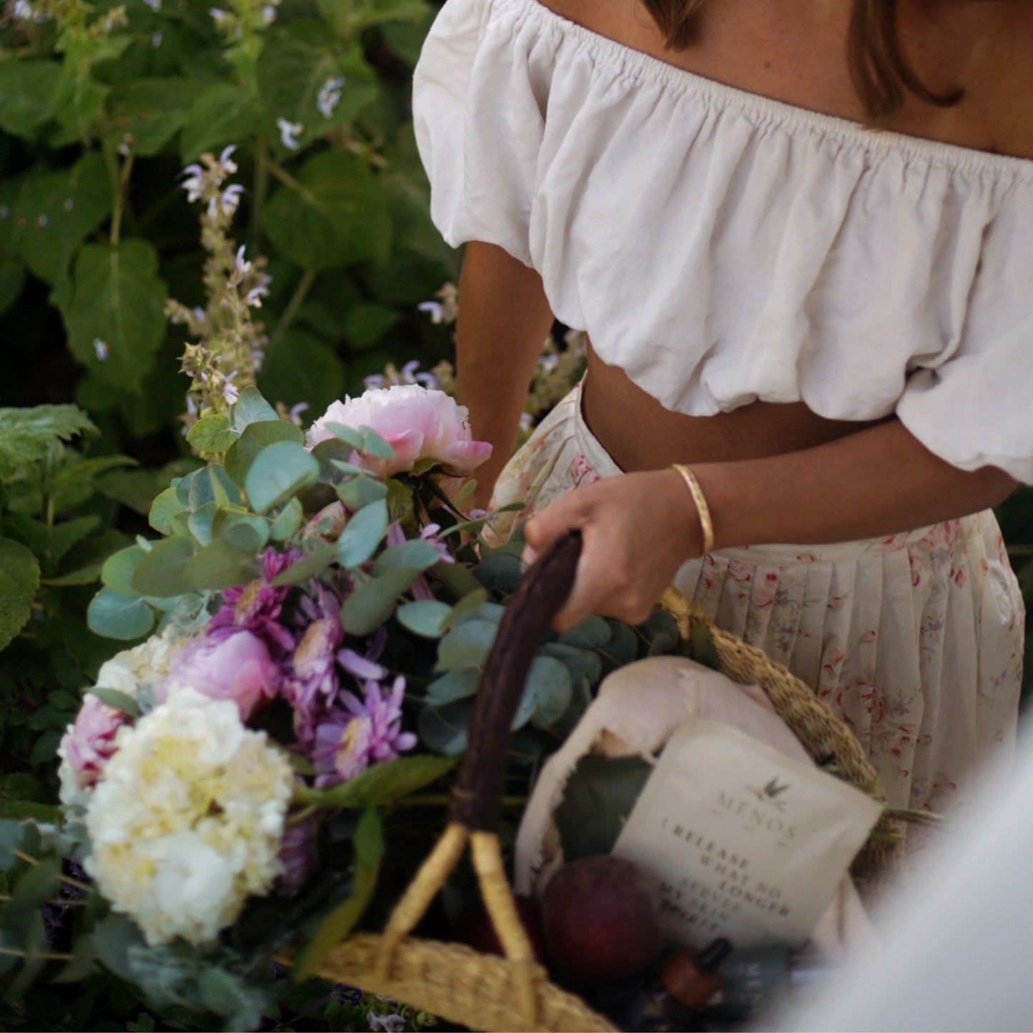 Bolga Flower Basket with Leather Handle