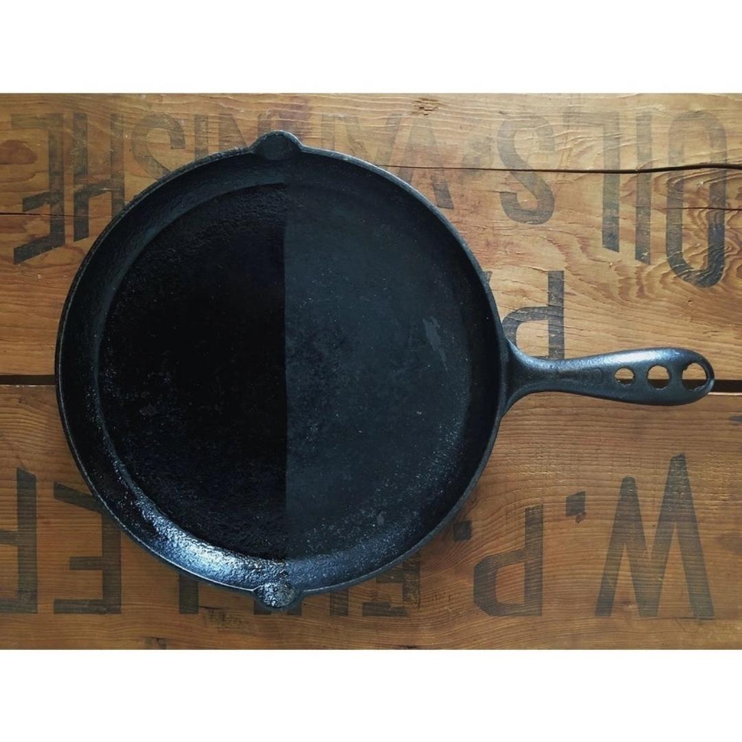 Iron Pan before and after using the Cast Iron OIl