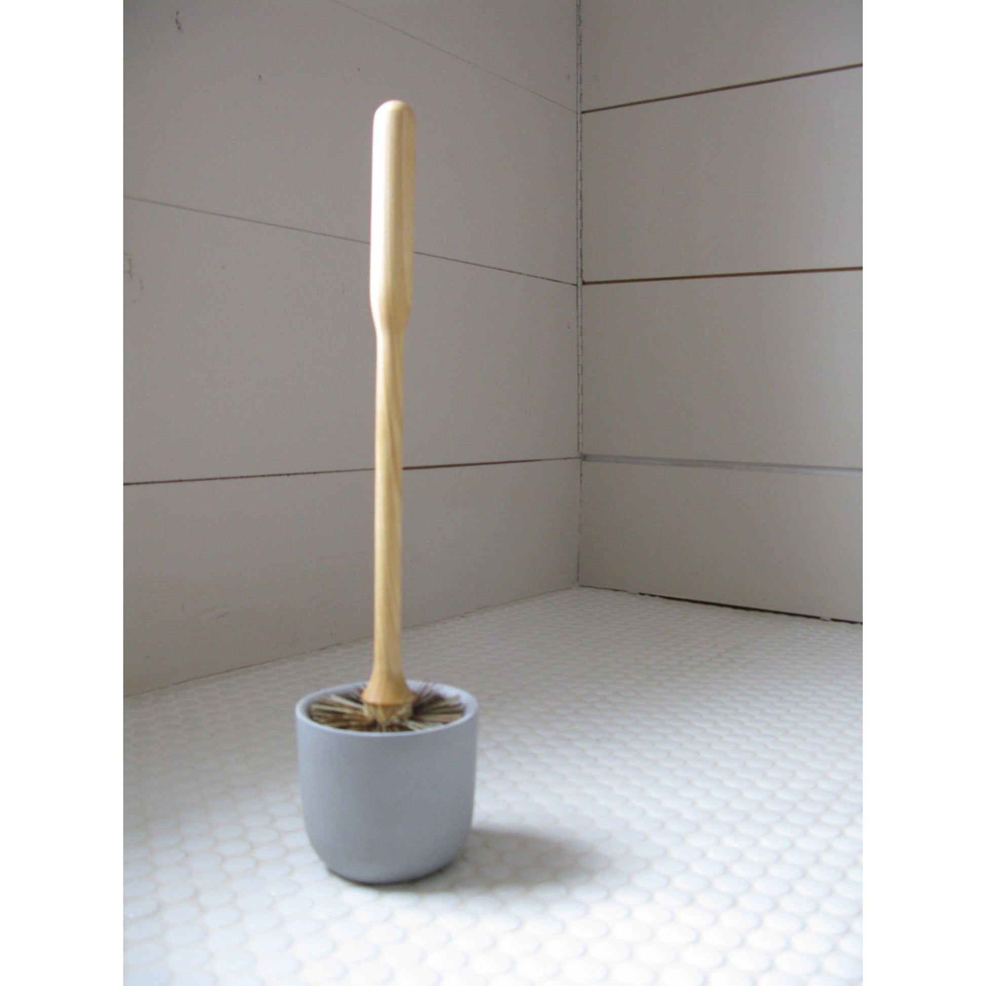wood toilet brush concrete cup by iris hantverk